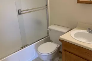 1762 SW 35th St, Redmond, OR 97756 - Photo 7