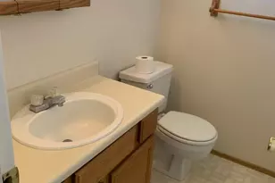 1762 SW 35th St, Redmond, OR 97756 - Photo 9