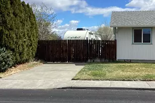 1762 SW 35th St, Redmond, OR 97756 - Photo 13