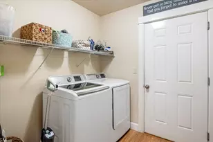 350 SE Silvis Ln, Bend, OR 97702 - Photo 17