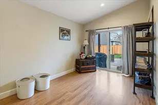 350 SE Silvis Ln, Bend, OR 97702 - Photo 9