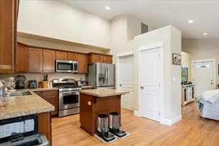 350 SE Silvis Ln, Bend, OR 97702 - Photo 7