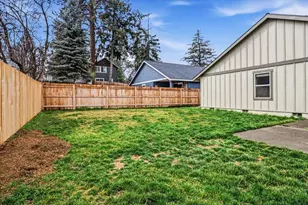 350 SE Silvis Ln, Bend, OR 97702 - Photo 19