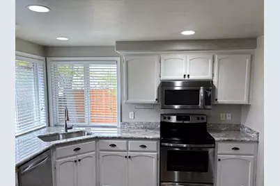 2307 Jeremy Street, Central Point, OR 97502 - Photo 11