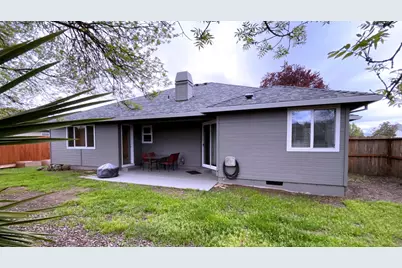 2307 Jeremy Street, Central Point, OR 97502 - Photo 5