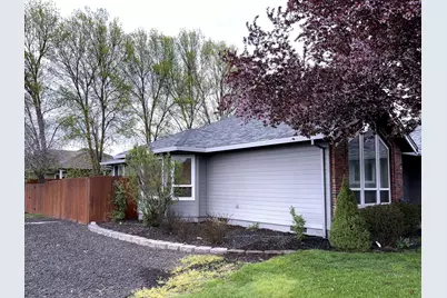 2307 Jeremy Street, Central Point, OR 97502 - Photo 3