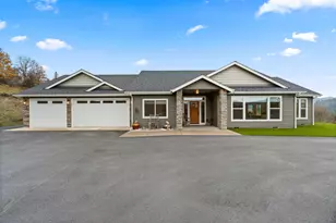 182 Blue Chip Ln, Grants Pass, OR 97527 - Photo 5