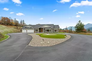 182 Blue Chip Ln, Grants Pass, OR 97527 - Photo 3