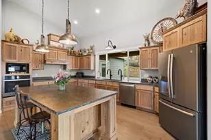 182 Blue Chip Ln, Grants Pass, OR 97527 - Photo 13