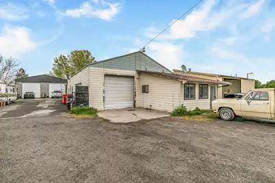 1250 W McAndrews Road, Medford, OR 97501 - Photo 3