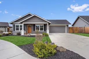 1685 NE 3rd Ct, Redmond, OR 97756 - Photo 3