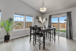 1685 NE 3rd Ct, Redmond, OR 97756 - Photo 11