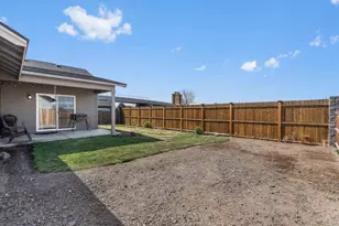 1685 NE 3rd Ct, Redmond, OR 97756 - Photo 23