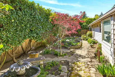 2418 Acorn Way, Medford, OR 97504 - Photo 49