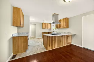 1680 Brookhurst St, Medford, OR 97504 - Photo 9