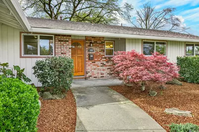 1680 Brookhurst Street, Medford, OR 97504 - Photo 3