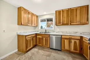 1680 Brookhurst St, Medford, OR 97504 - Photo 7