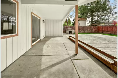 1680 Brookhurst Street, Medford, OR 97504 - Photo 29