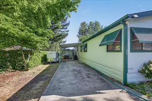 380 Bayard Dr, Grants Pass, OR 97527 - Photo 17