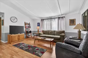 380 Bayard Dr, Grants Pass, OR 97527 - Photo 3
