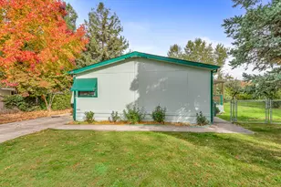 380 Bayard Dr, Grants Pass, OR 97527 - Photo 9