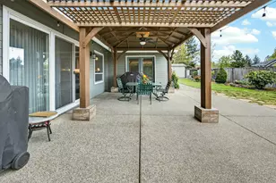 1562 Ridge Way, Medford, OR 97504 - Photo 13