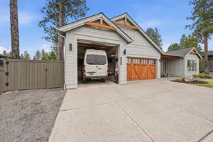 60882 SW Headwaters Loop, Bend, OR 97702 - Photo 5