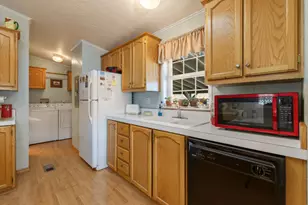 4200 Summers Ln, Klamath Falls, OR 97603 - Photo 7