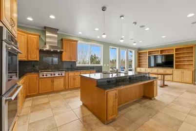 6586 Coopers Hawk Road, Klamath Falls, OR 97601 - Photo 13