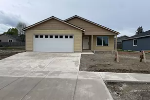 2473 Brady Way, Medford, OR 97501 - Photo 3