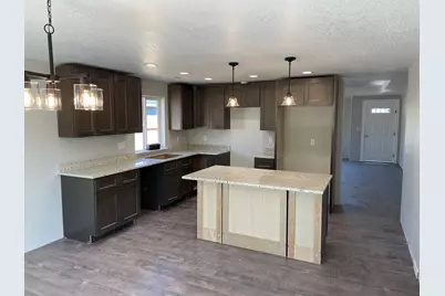 2473 Brady Way, Medford, OR 97501 - Photo 5