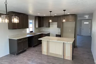 2473 Brady Way, Medford, OR 97501 - Photo 5