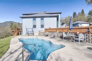 547 Jackpine Dr, Grants Pass, OR 97526 - Photo 49