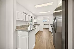 24 Dewey St, Ashland, OR 97520 - Photo 9