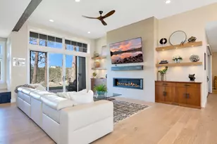 60871 River Rim Dr, Bend, OR 97702 - Photo 9