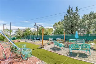 1984 Brookhurst St, Medford, OR 97504 - Photo 39