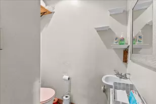 1984 Brookhurst St, Medford, OR 97504 - Photo 27