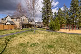 840 N Hindeman St, Sisters, OR 97759 - Photo 3