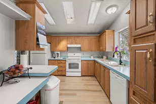 640 Hedy Jayne, Medford, OR 97501 - Photo 9