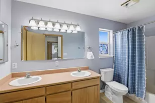 467 Tulipan Way, Talent, OR 97540 - Photo 13