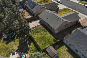 2004 SW 29th St, Redmond, OR 97756 - Photo 27