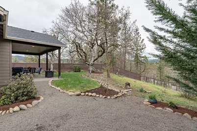 217 White Oak Way, Shady Cove, OR 97539 - Photo 35