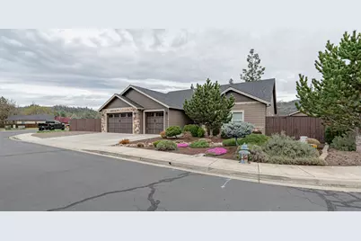 217 White Oak Way, Shady Cove, OR 97539 - Photo 3