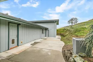 2455 David Ln, Medford, OR 97504 - Photo 49