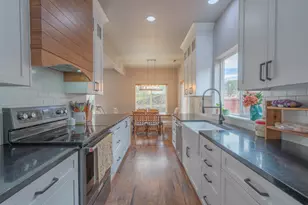 2202 NW Cedar Ave, Redmond, OR 97756 - Photo 13