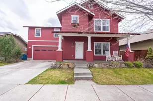 2202 NW Cedar Ave, Redmond, OR 97756 - Photo 1