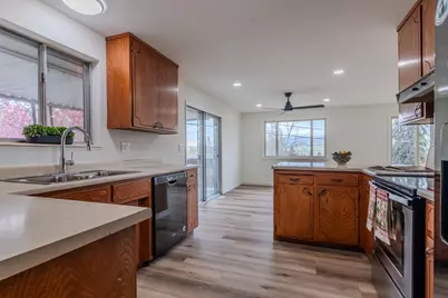 390 Morton Street, Ashland, OR 97520 - Photo 11