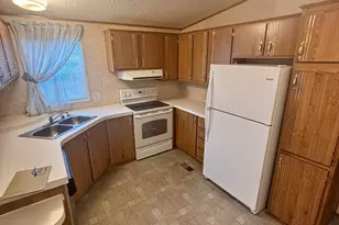 4200 Summers Ln, Klamath Falls, OR 97603 - Photo 3