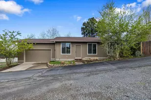 1331 NE Butler Market Rd, Bend, OR 97701 - Photo 27