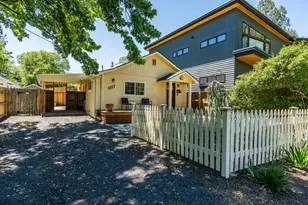 1117 NW Milwaukee Ave, Bend, OR 97703 - Photo 3